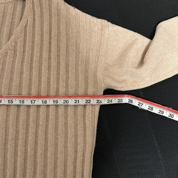 Gap Design & Crafted Ribbed Knit V Neck Sweater - Picture 8 of 13